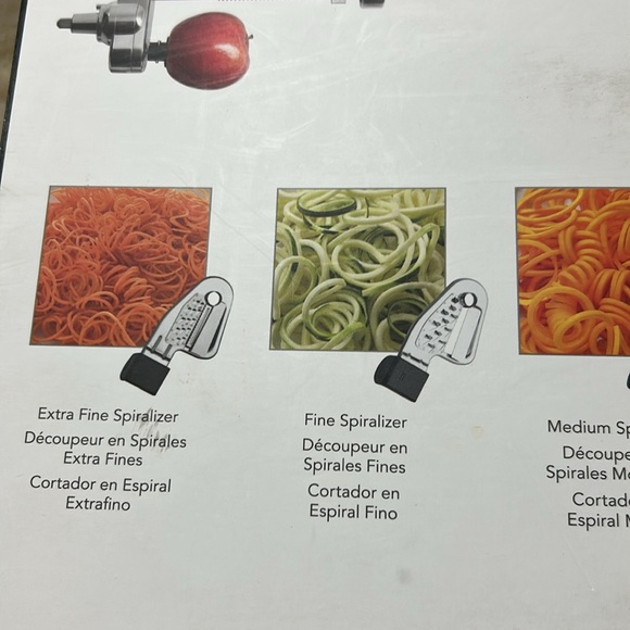 KitchenAid stand mixer attachment
Spiralizer plus with peel, core and
slice. - Picture 5 of 7